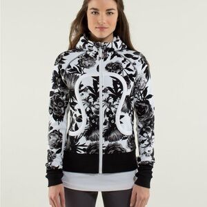 Lululemon scuba hoodie brisk bloom sz 2